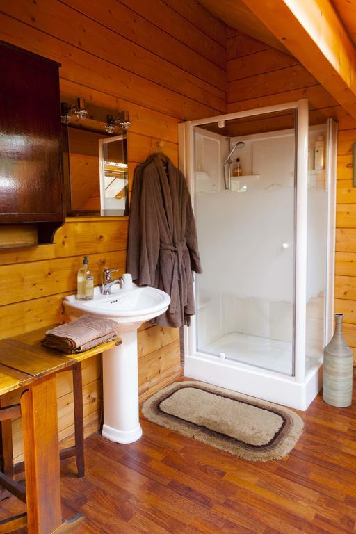 Chambres D'Hotes Le Chalet Condat-sur-Vienne Exteriör bild